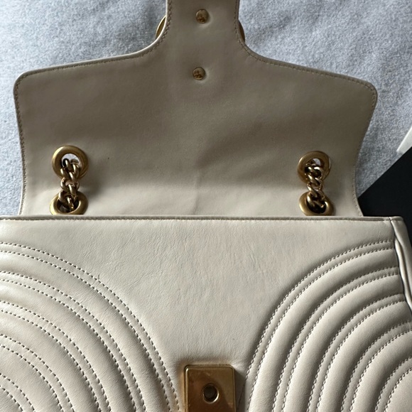 Gucci GG Marmont small matelassé shoulder bag - Picture 9 of 12